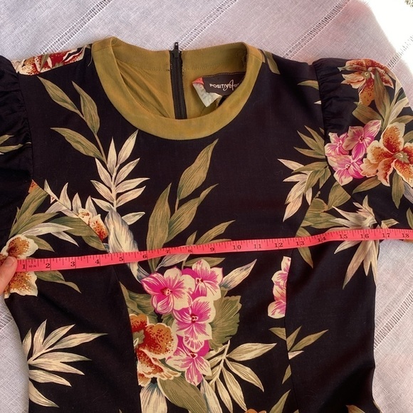 Positive Attitude vintage drop waist dress with Hawaiian print. - Picture 8 of 10